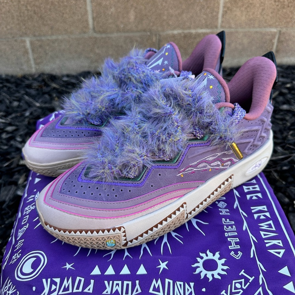 Purple Athletic Sneakers with Plush Detail - Men Anta Kai 2 Artist in court